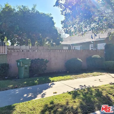 $4,950 | 3760 Wellington Road, Los Angeles, CA 90016