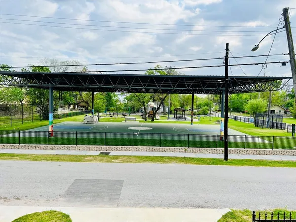 $2,995 | 3231 Tuam Street, Houston, TX 77004