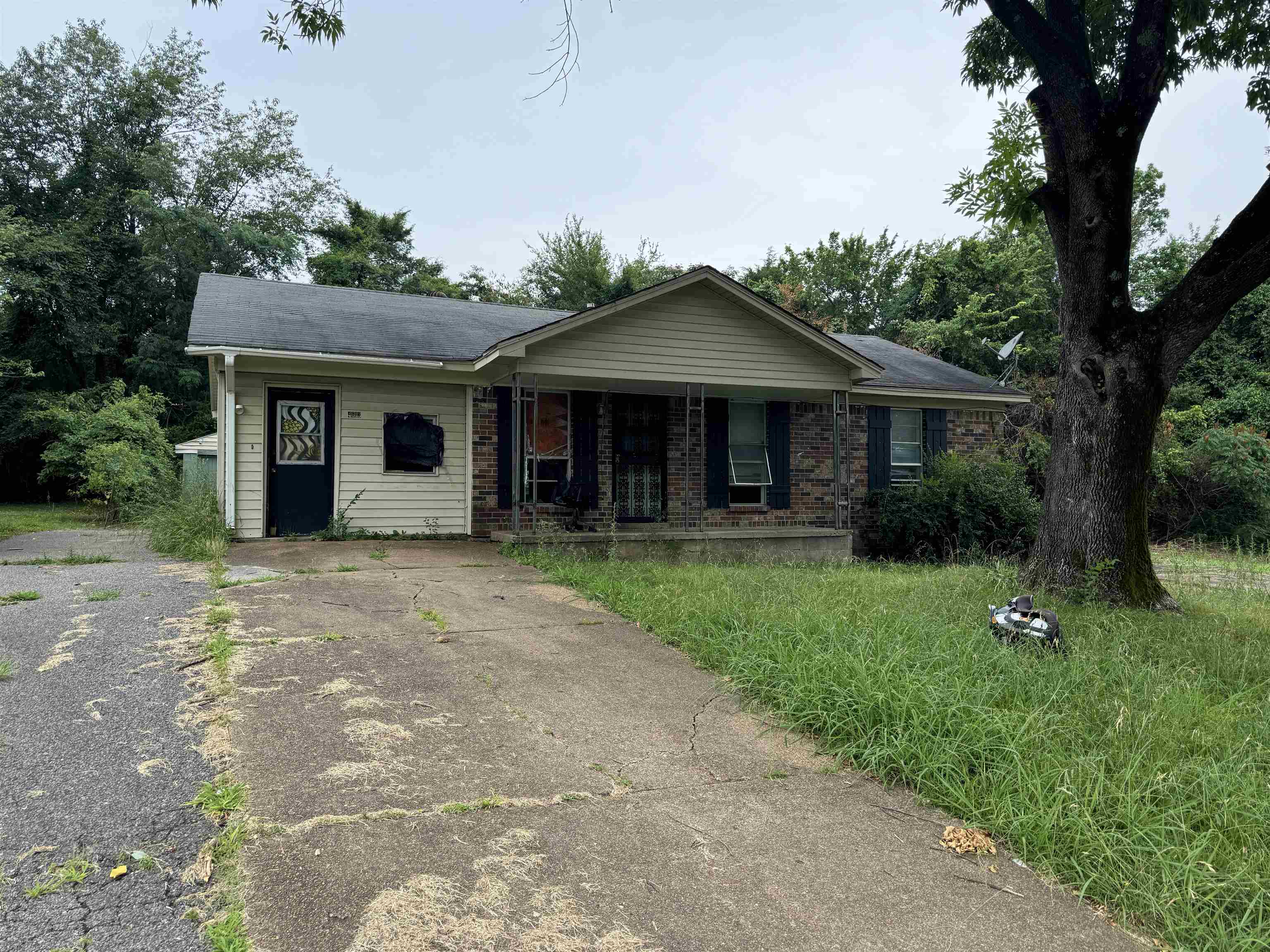 4613 Sumners Wells Road Memphis, TN 38118 - Photo 1 of 6 View of ranch-style home