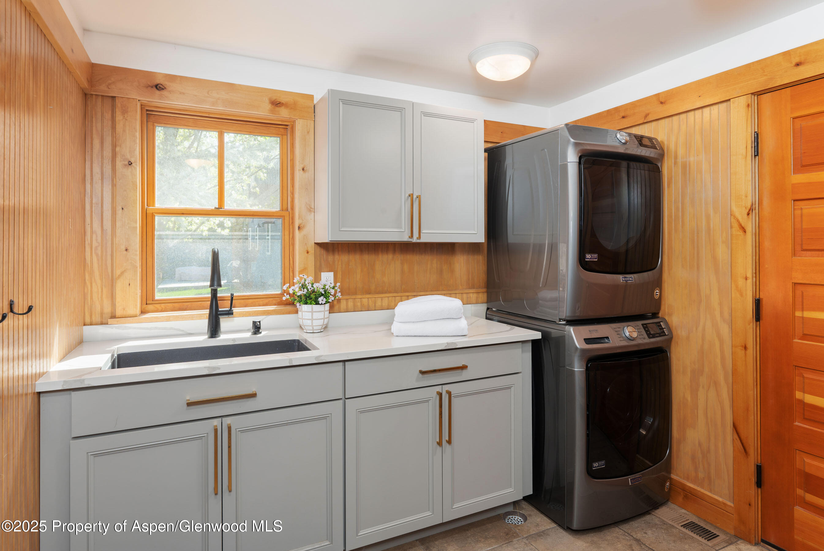 364 Sopris Circle Basalt, CO 81621 - Photo 8 of 28 Laundry and Mud Room