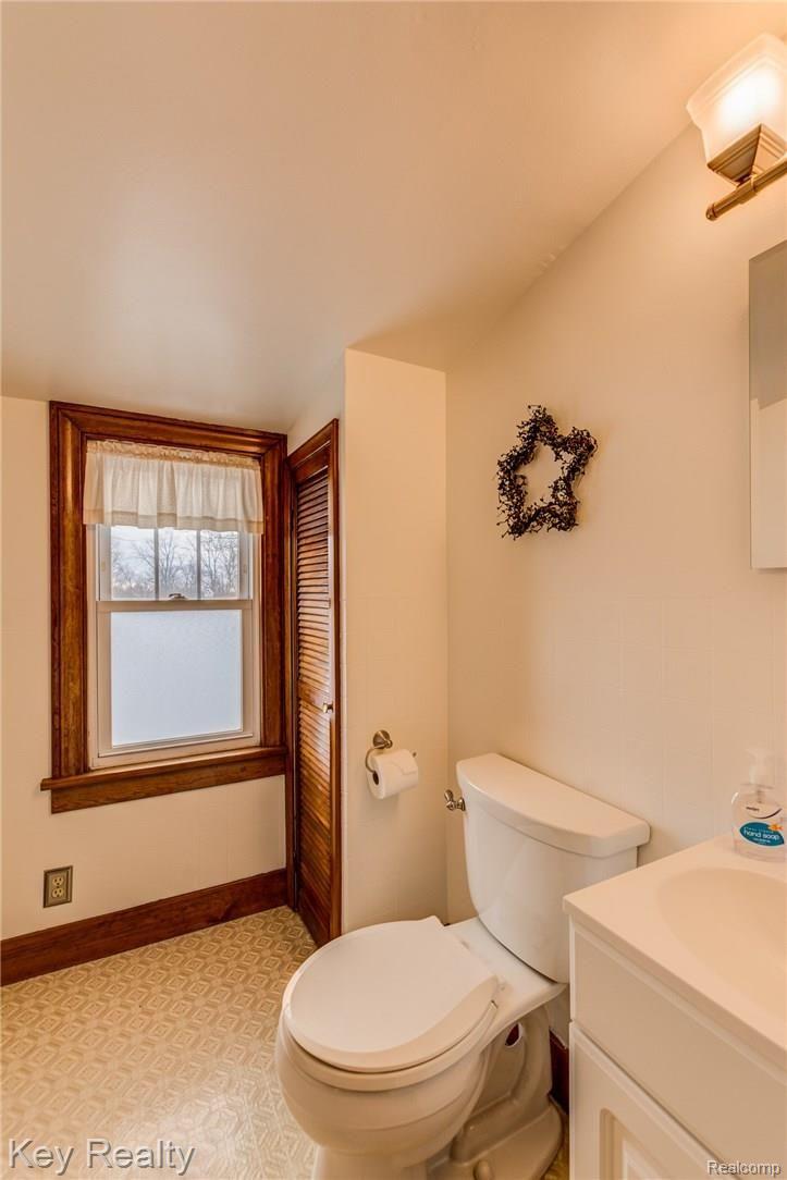 2911 North Custer Road Monroe, MI 48162 - Photo 17 of 28 2911 North Custer-084HDR_2048px.jpg