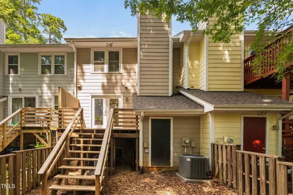 $299,900 | 1524 Edgeside Court, Raleigh, NC 27609