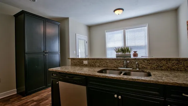 $3,000 | 1864 Belle Vue Way, Tallahassee, FL 32304