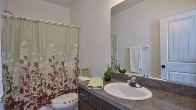 $3,000 | 1864 Belle Vue Way, Tallahassee, FL 32304