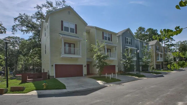 $3,000 | 1864 Belle Vue Way, Tallahassee, FL 32304