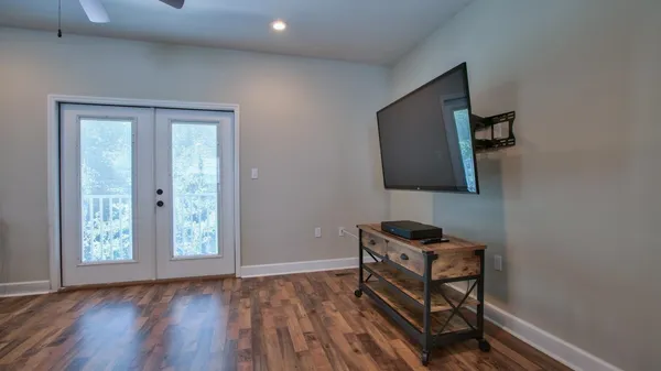 $3,300 | 1864 Belle Vue Way, Tallahassee, FL 32304