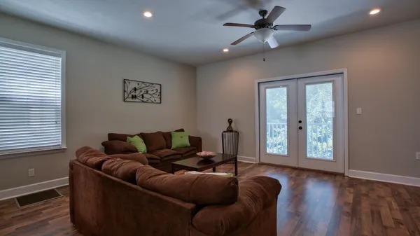 $3,300 | 1864 Belle Vue Way, Tallahassee, FL 32304