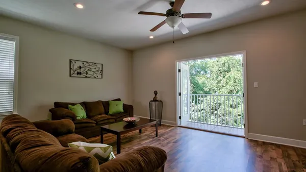 $3,300 | 1864 Belle Vue Way, Tallahassee, FL 32304