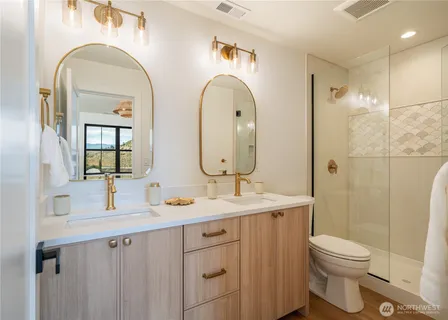 $1,749,998 | 203 Bluebell Lane, Chelan, WA 98816