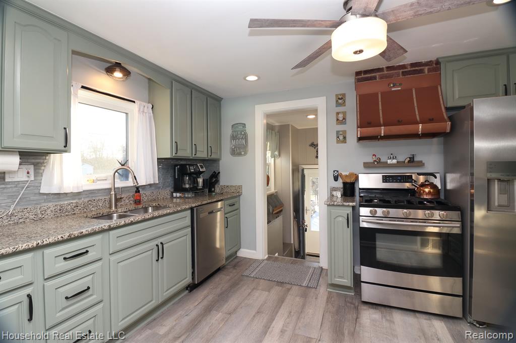 2794 Frankson Avenue Rochester Hills, MI 48307 - Photo 7 of 25