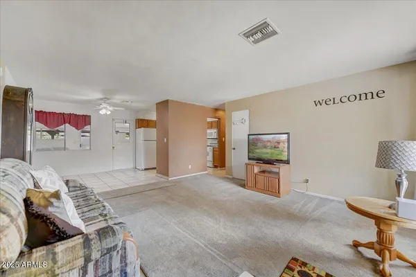 a view of livingroom with furniture