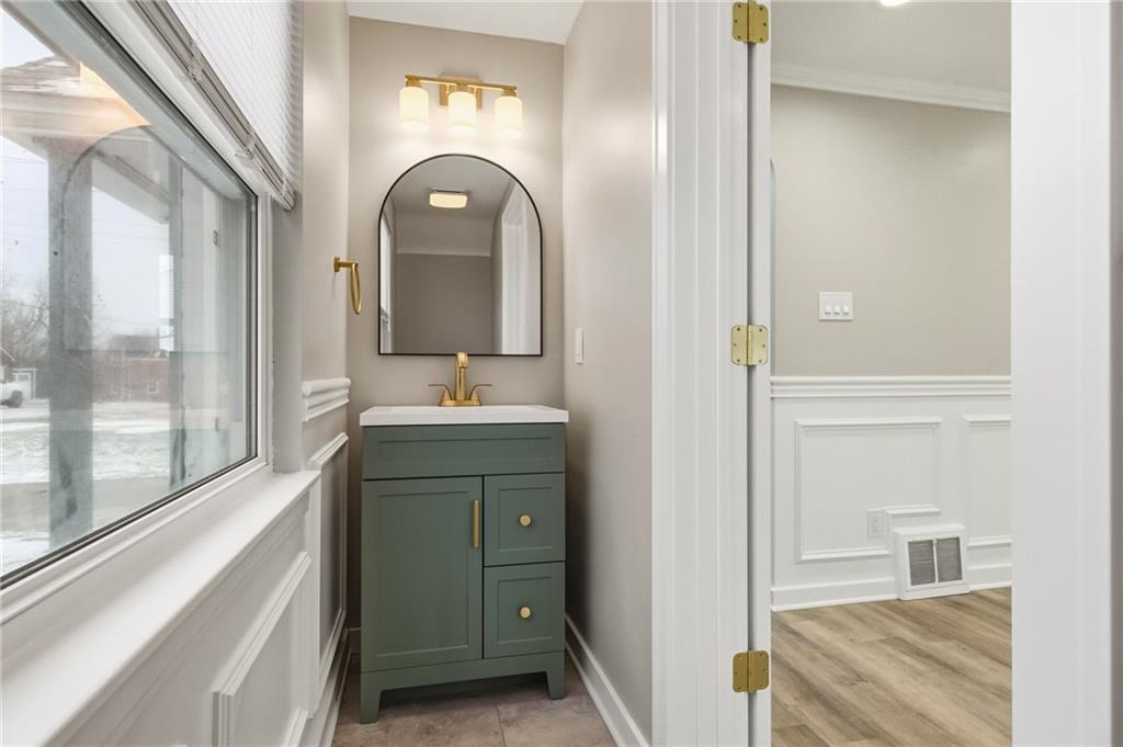 46 East Kennedy Lane McKees Rocks, PA 15136 - Photo 11 of 25 1st Floor Powder Room