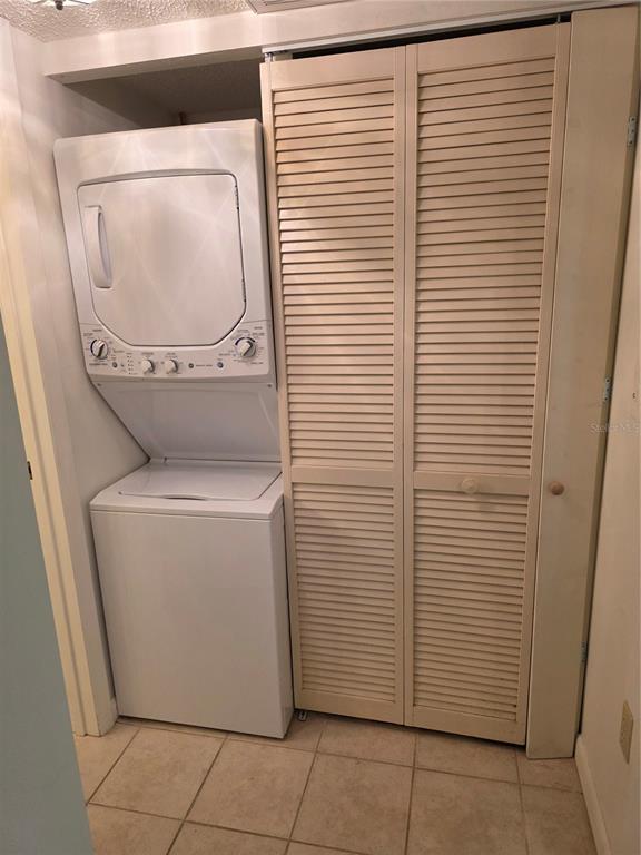 2207 Belleair Road, Unit B6 Clearwater, FL 33764 - Photo 9 of 21 a utility room with dryer and washer