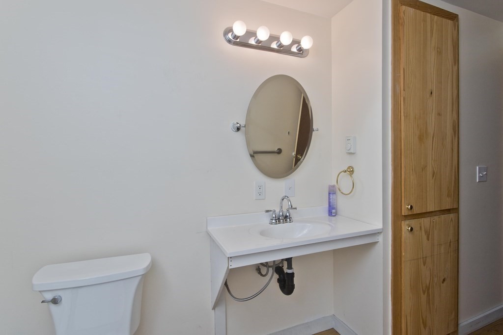 1226 Bay Street Springfield, MA 01109 - Photo 9 of 26 Gallery Image 9