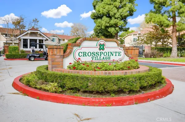 a sign that is sitting on the side of the road