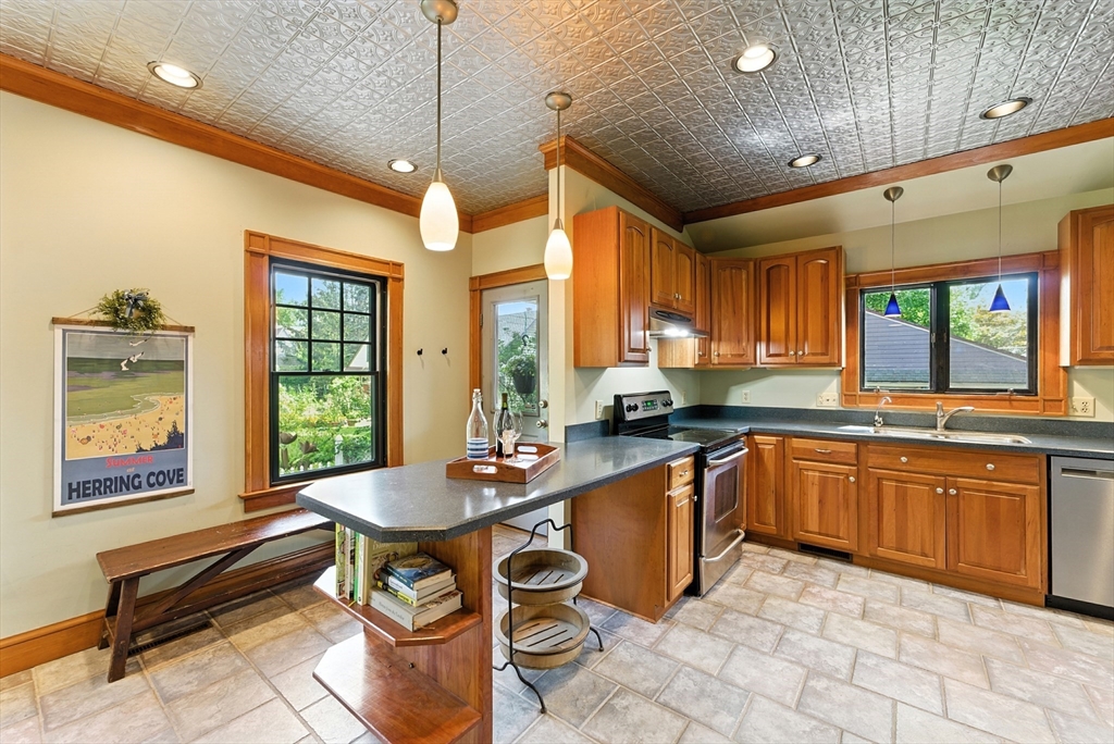 47 Garfield Street Springfield, MA 01108 - Photo 13 of 42 Gallery Image 13
