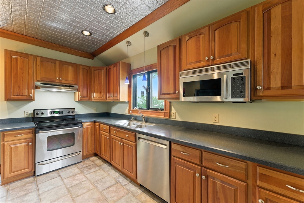 47 Garfield Street Springfield, MA 01108 - Photo 15 of 42 Gallery Image 15