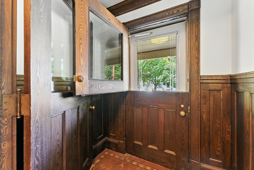 47 Garfield Street Springfield, MA 01108 - Photo 3 of 42 Gallery Image 3