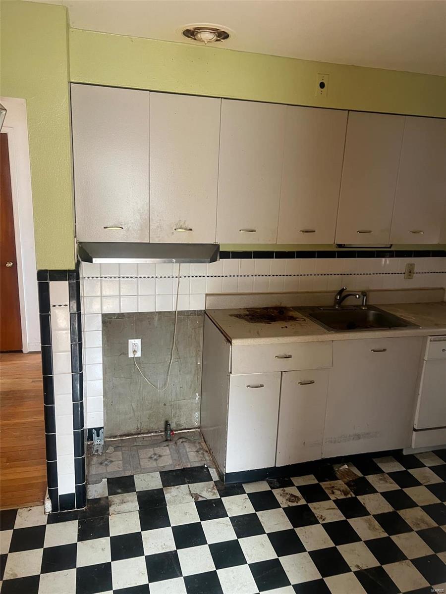 10114 Tappan Drive St. Louis, MO 63137 - Photo 5 of 5