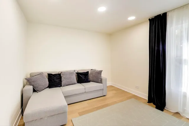 $599,900 | 405 Windham Trail, Carpentersville, IL 60110