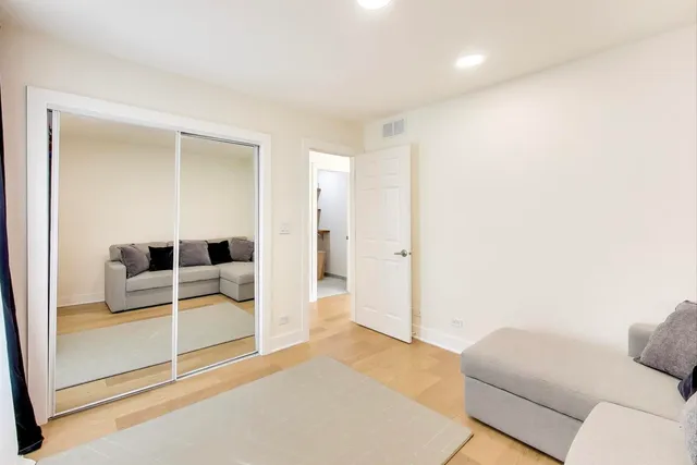 $599,900 | 405 Windham Trail, Carpentersville, IL 60110