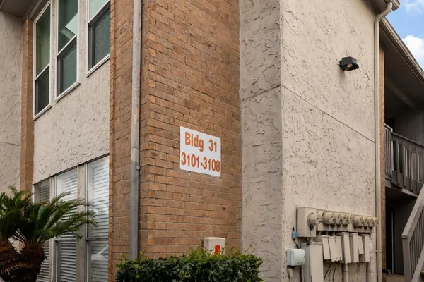 $119,900 | 260 El Dorado Boulevard, Unit 3101, Houston, TX 77598