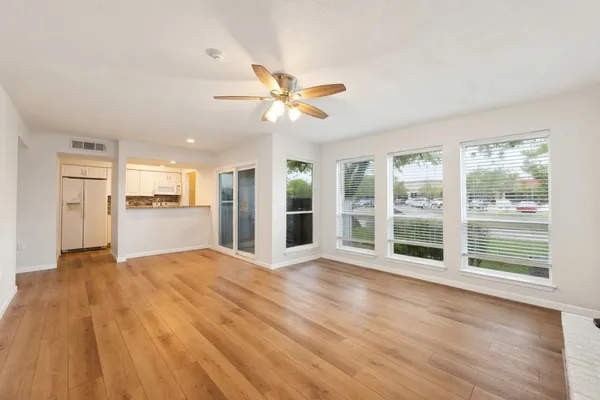 $119,900 | 260 El Dorado Boulevard, Unit 3101, Houston, TX 77598