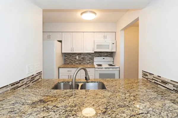 $119,900 | 260 El Dorado Boulevard, Unit 3101, Houston, TX 77598