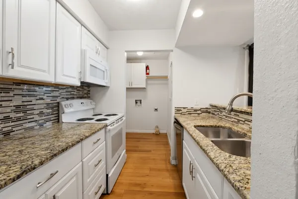 $119,900 | 260 El Dorado Boulevard, Unit 3101, Houston, TX 77598