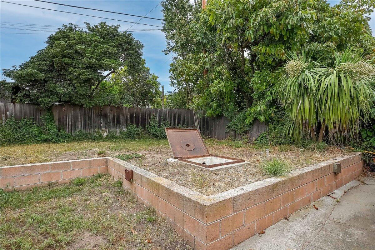 77 Newcastle Circle Goleta, CA 93117 - Photo 12 of 34 a view of a sink in a backyard