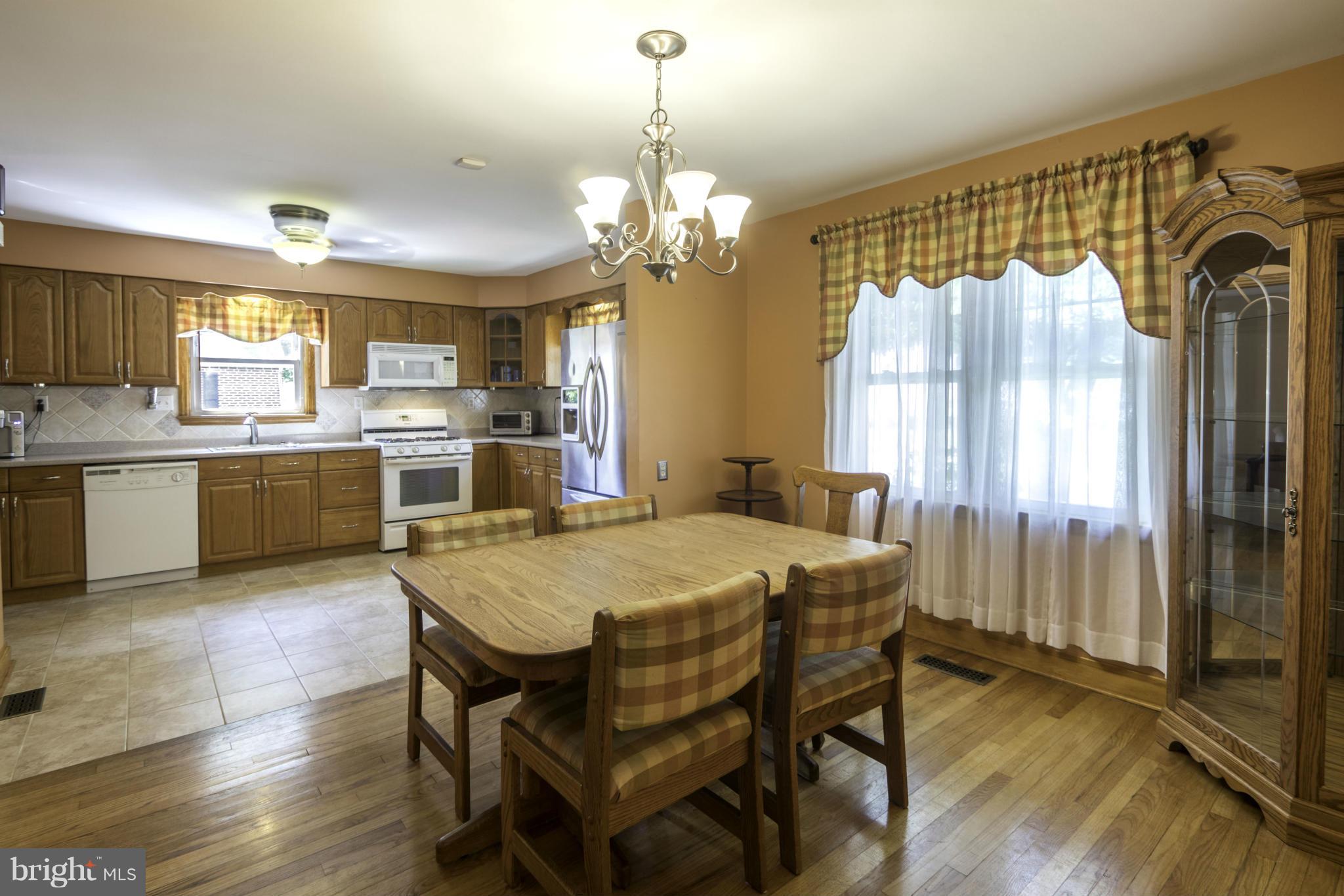 601 East Maple Road Linthicum, MD 21090 - Photo 8 of 30 Dining Room
