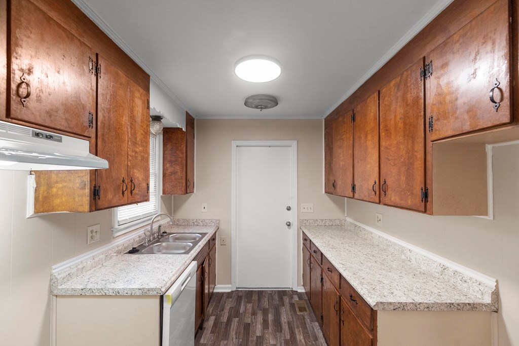 1703 Adrian Road Dothan, AL 36303 - Photo 7 of 30