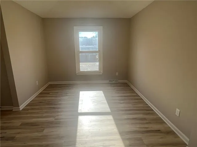 $335,000 | 8702 Linda Lane, Pleasant Valley, MO 64068