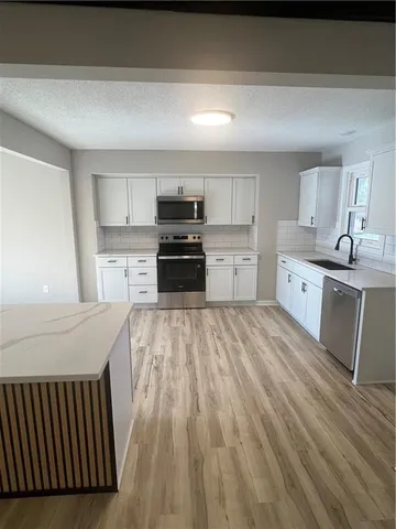 $335,000 | 8702 Linda Lane, Pleasant Valley, MO 64068