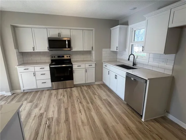 $335,000 | 8702 Linda Lane, Pleasant Valley, MO 64068