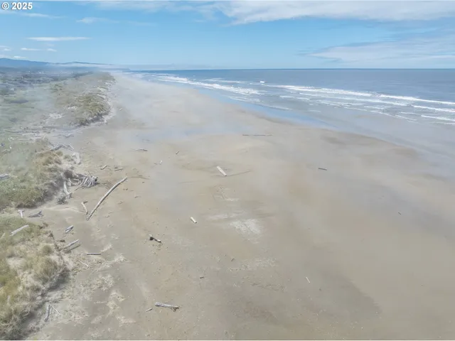 $570,000 | 3304 Northwest Oceania Drive, Waldport, OR 97394