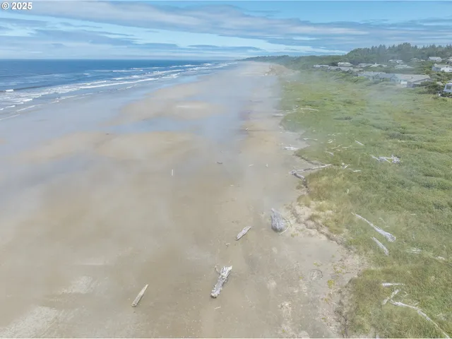 $570,000 | 3304 Northwest Oceania Drive, Waldport, OR 97394