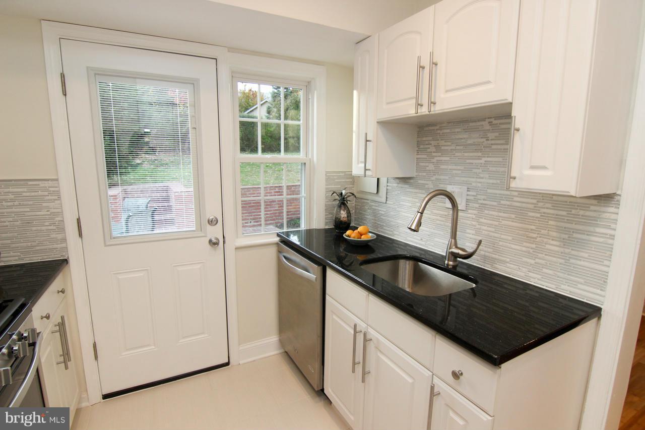 317 Ladson Road Silver Spring, MD 20901 - Photo 9 of 30 Kitchen