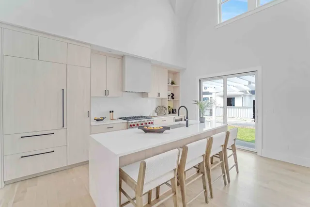 $1,699,000 | 12 Depot Road, Unit 1301, Westhampton Beach, NY 11978