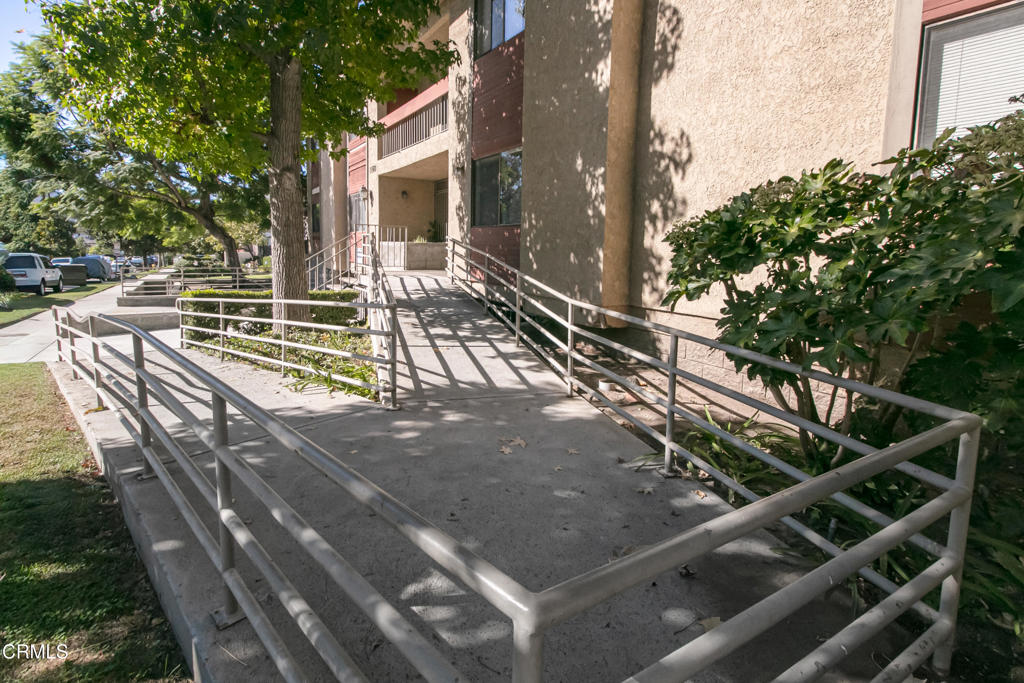 1169 Rosedale Avenue, Unit 208 Glendale, CA 91201 - Photo 20 of 20 a view of an outdoor space