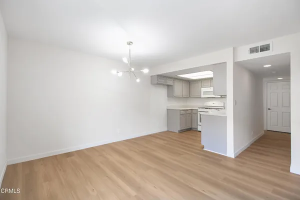 $2,200 | 1169 Rosedale Avenue, Unit 208, Glendale, CA 91201