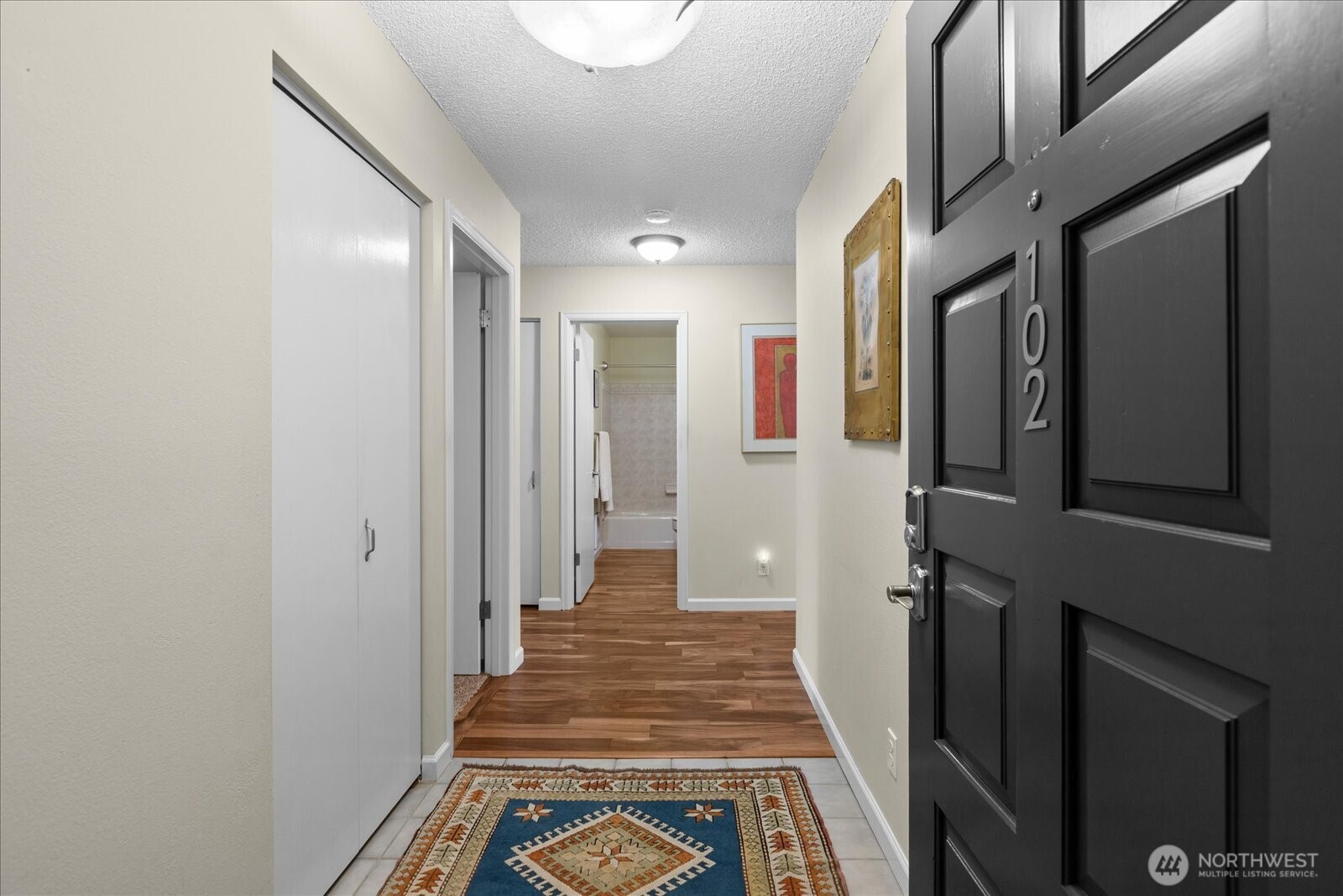 524 Maple Street, Unit 102 Edmonds, WA 98020 - Photo 7 of 33