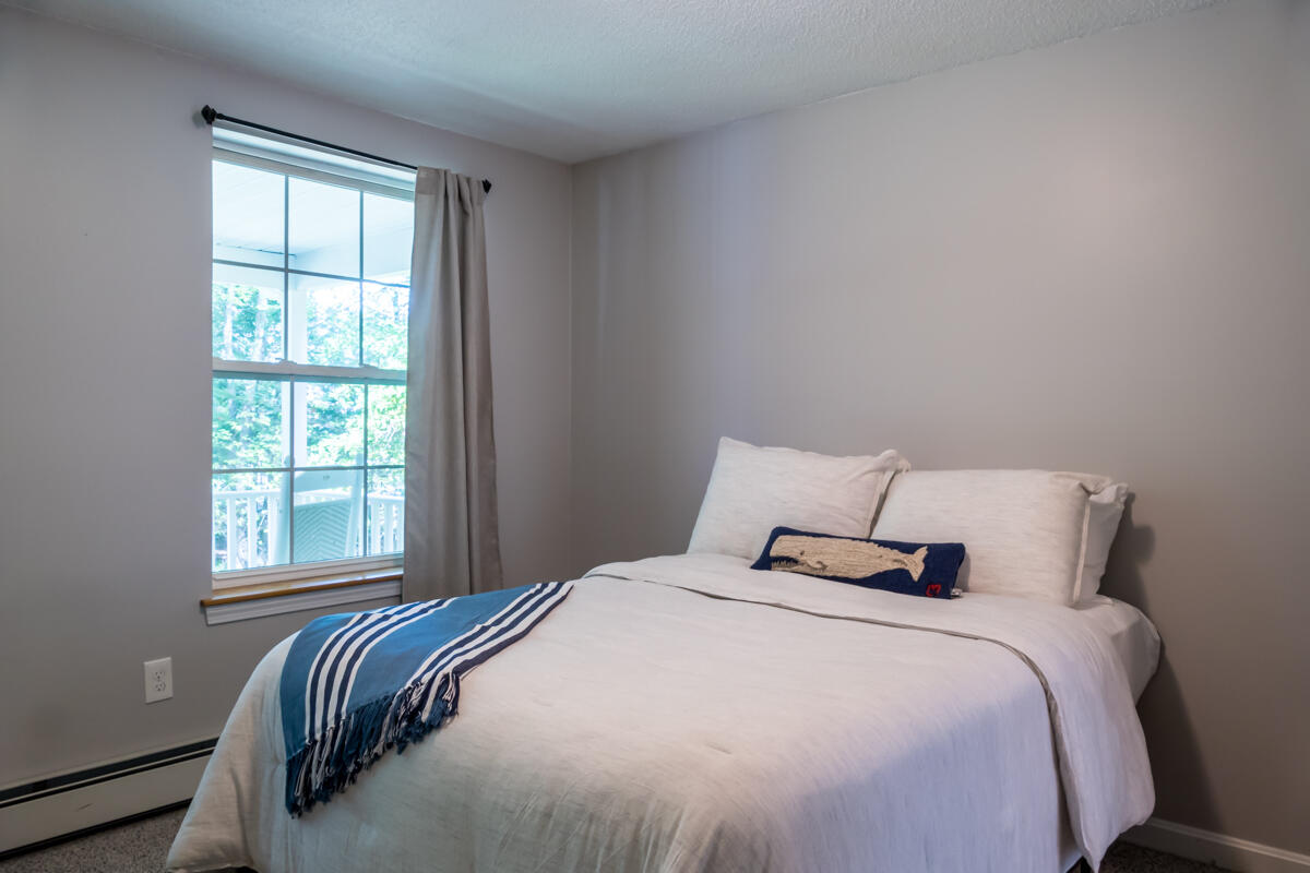 451 Pownal Road Freeport, ME 04032 - Photo 19 of 57 28-First floor bedroom (2 of 3)