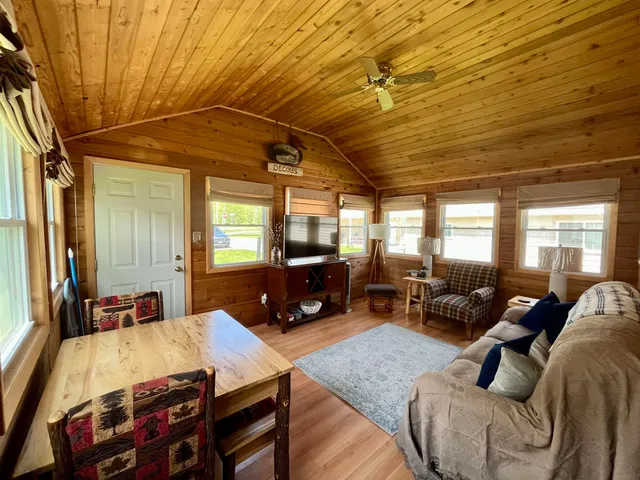$225,000 | W6070 North Bay Circle, Shawano, WI 54166