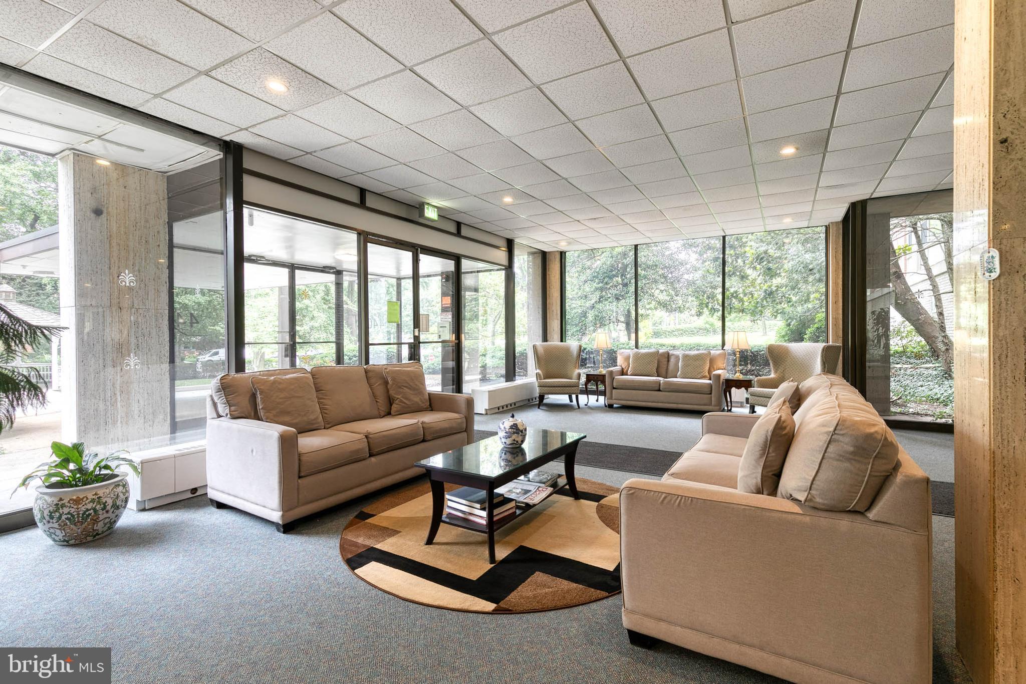 4401 Roland Avenue, Unit 408 Baltimore, MD 21210 - Photo 22 of 33 Main Lobby Sitting Area