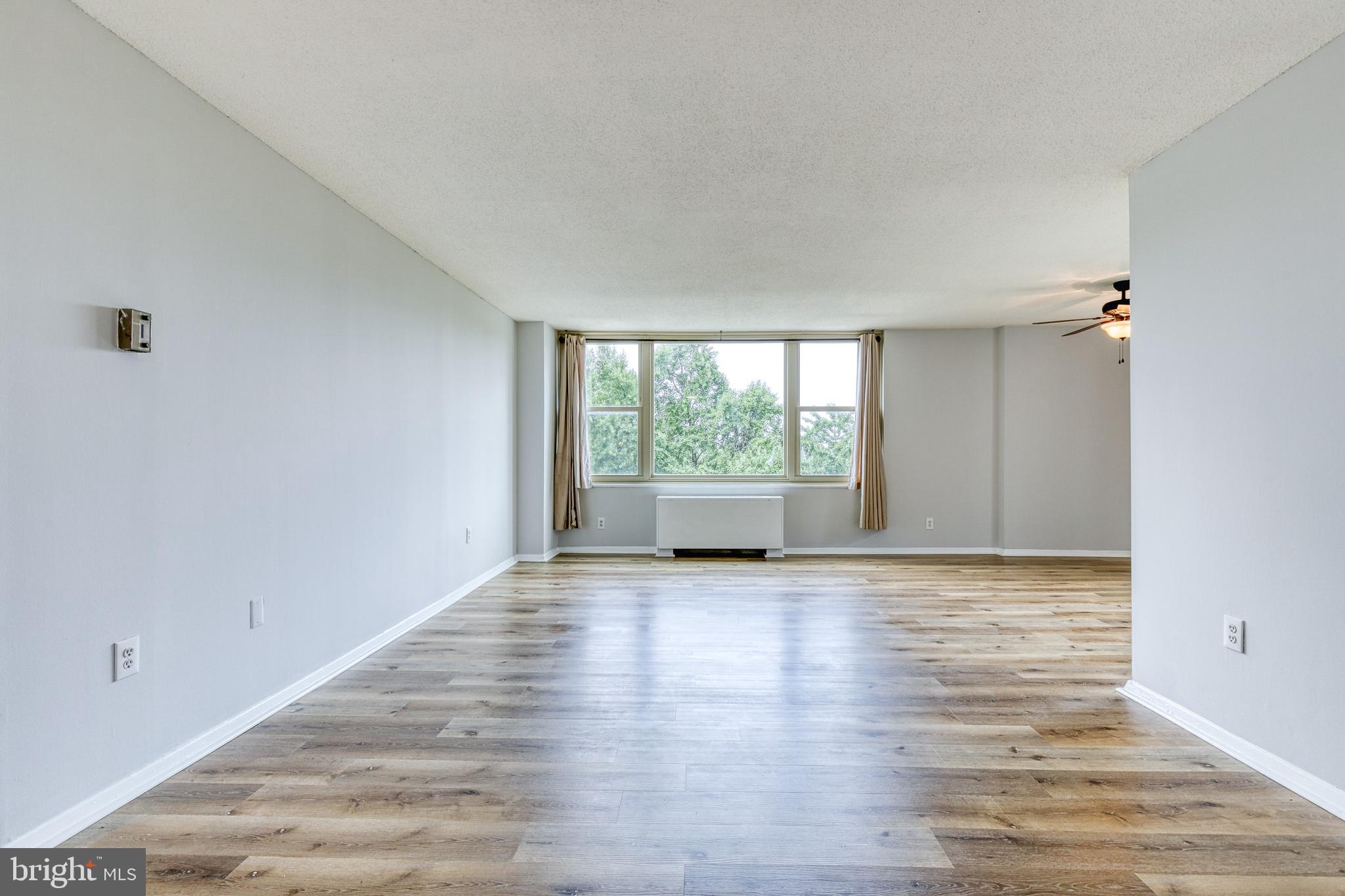 4401 Roland Avenue, Unit 408 Baltimore, MD 21210 - Photo 3 of 33 From Entry Door into Living Area