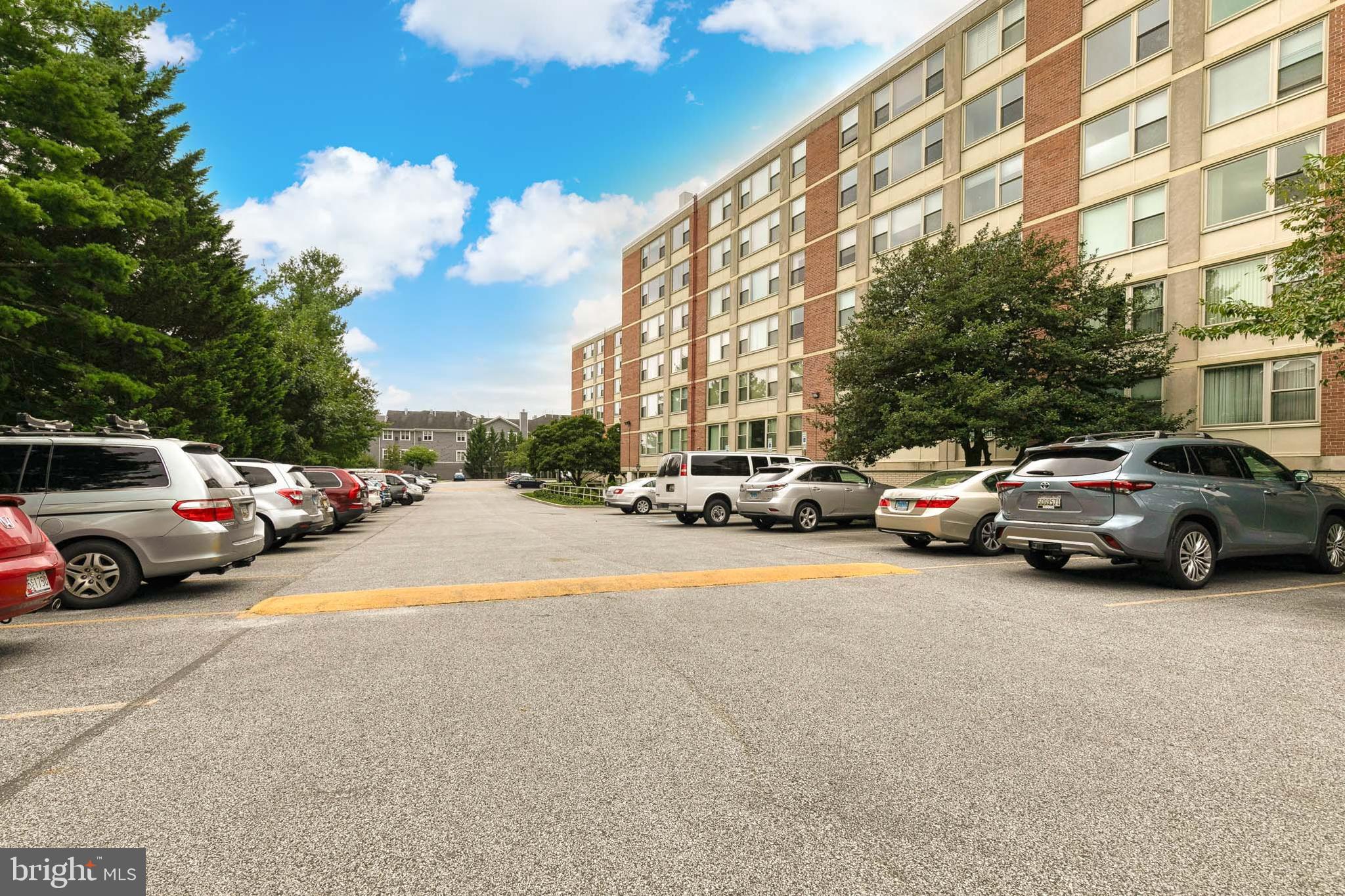 4401 Roland Avenue, Unit 408 Baltimore, MD 21210 - Photo 32 of 33 Parking Lot