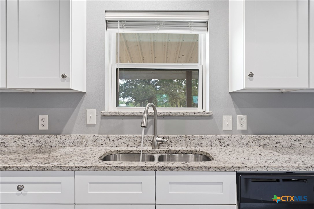 475 Cross Road Kingsbury, TX 78638 - Photo 8 of 24 Gallery Image 8