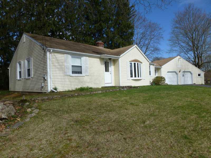 33 Clear View Drive Cranston, RI 02921 - Photo 3 of 22 Exterior Front.