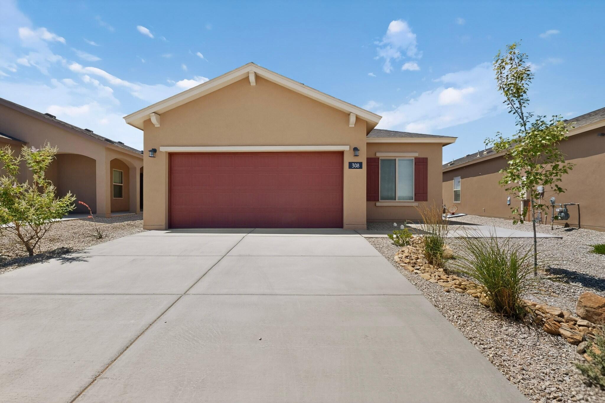 308 Prism Avenue Southwest Rio Rancho, NM 87124 - Photo 3 of 42 Gallery Image 3